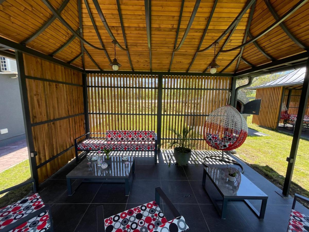 Apartments And Rooms Villa Majestic Bihac Bagian luar foto