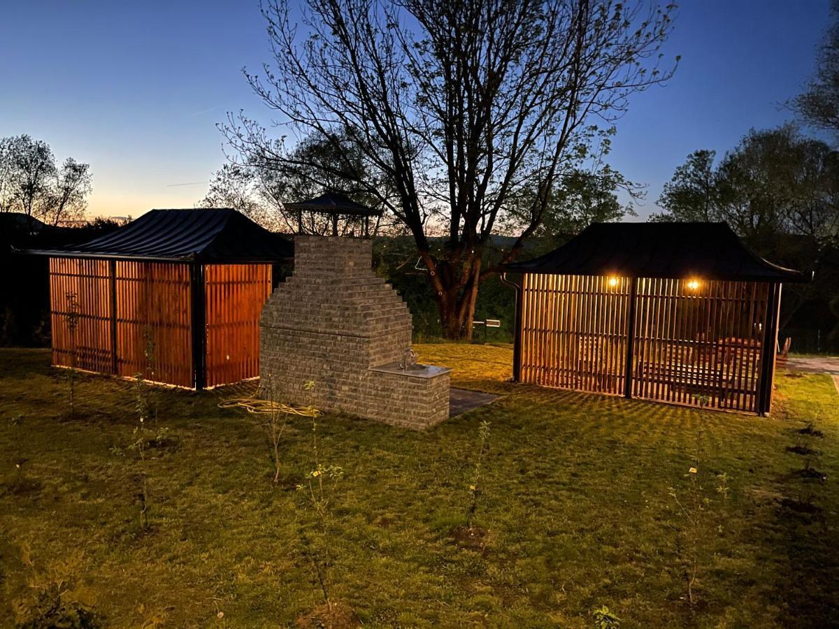 Apartments And Rooms Villa Majestic Bihac Bagian luar foto