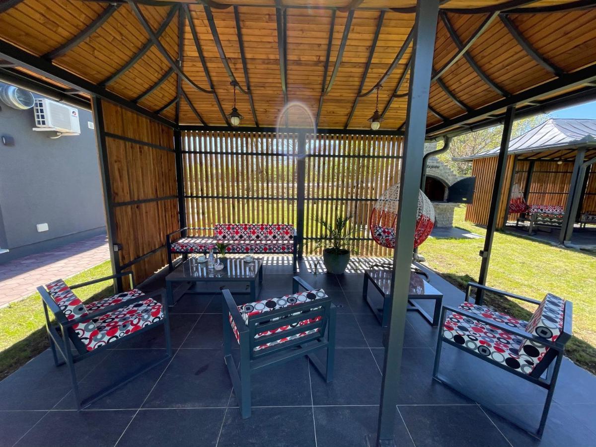 Apartments And Rooms Villa Majestic Bihac Bagian luar foto