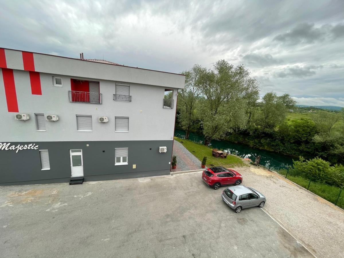 Apartments And Rooms Villa Majestic Bihac Bagian luar foto