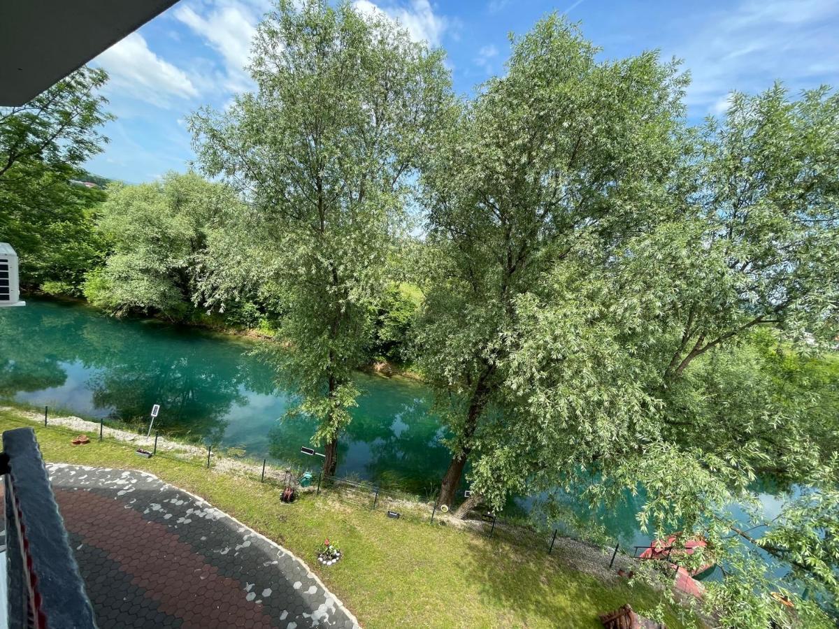 Apartments And Rooms Villa Majestic Bihac Bagian luar foto
