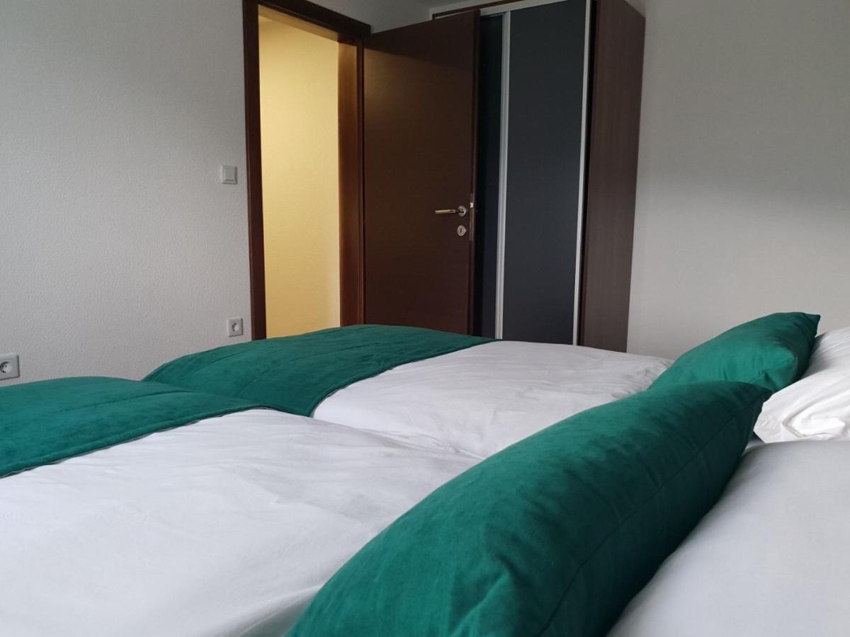 Apartments And Rooms Villa Majestic Bihac Bagian luar foto