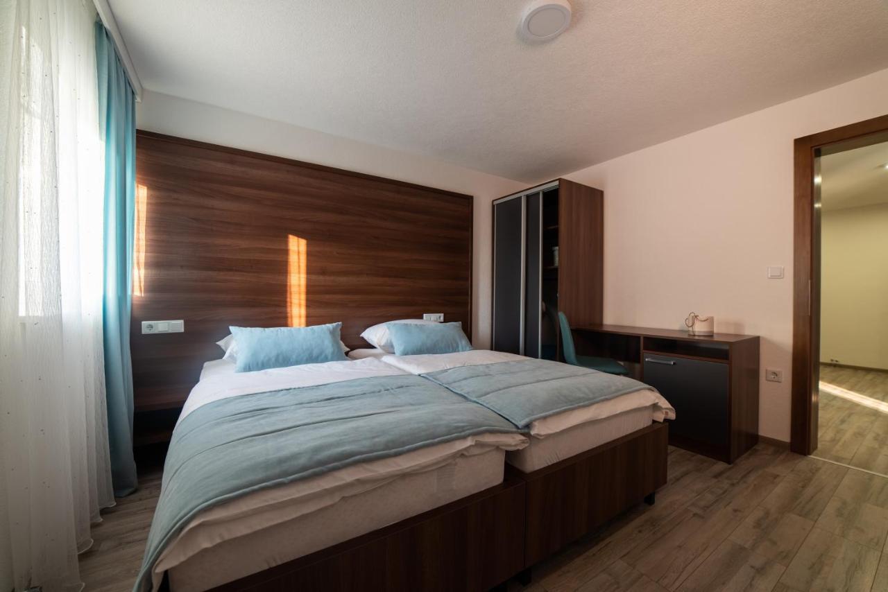 Apartments And Rooms Villa Majestic Bihac Bagian luar foto